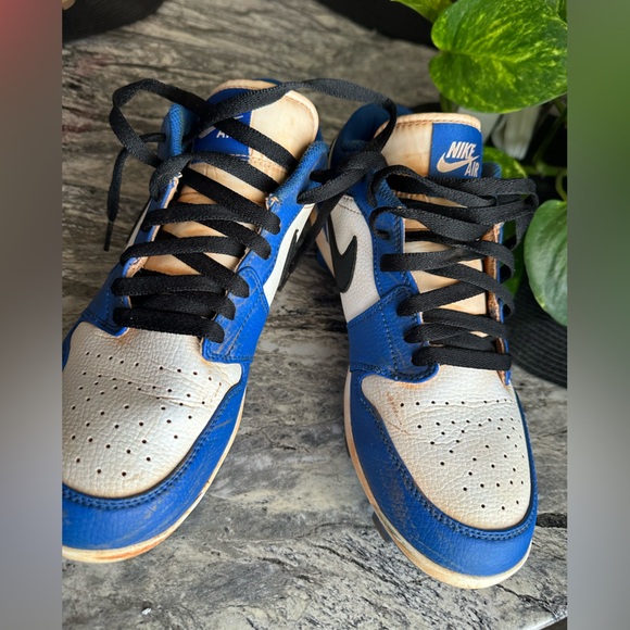 Baseball cleats - Picture 2 of 3